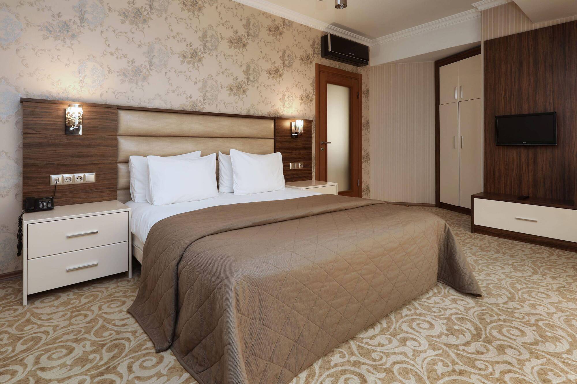 บัลเติร์ก เฮาส์ โฮเต็ล Hotel โคจาเอลี ภายนอก รูปภาพ