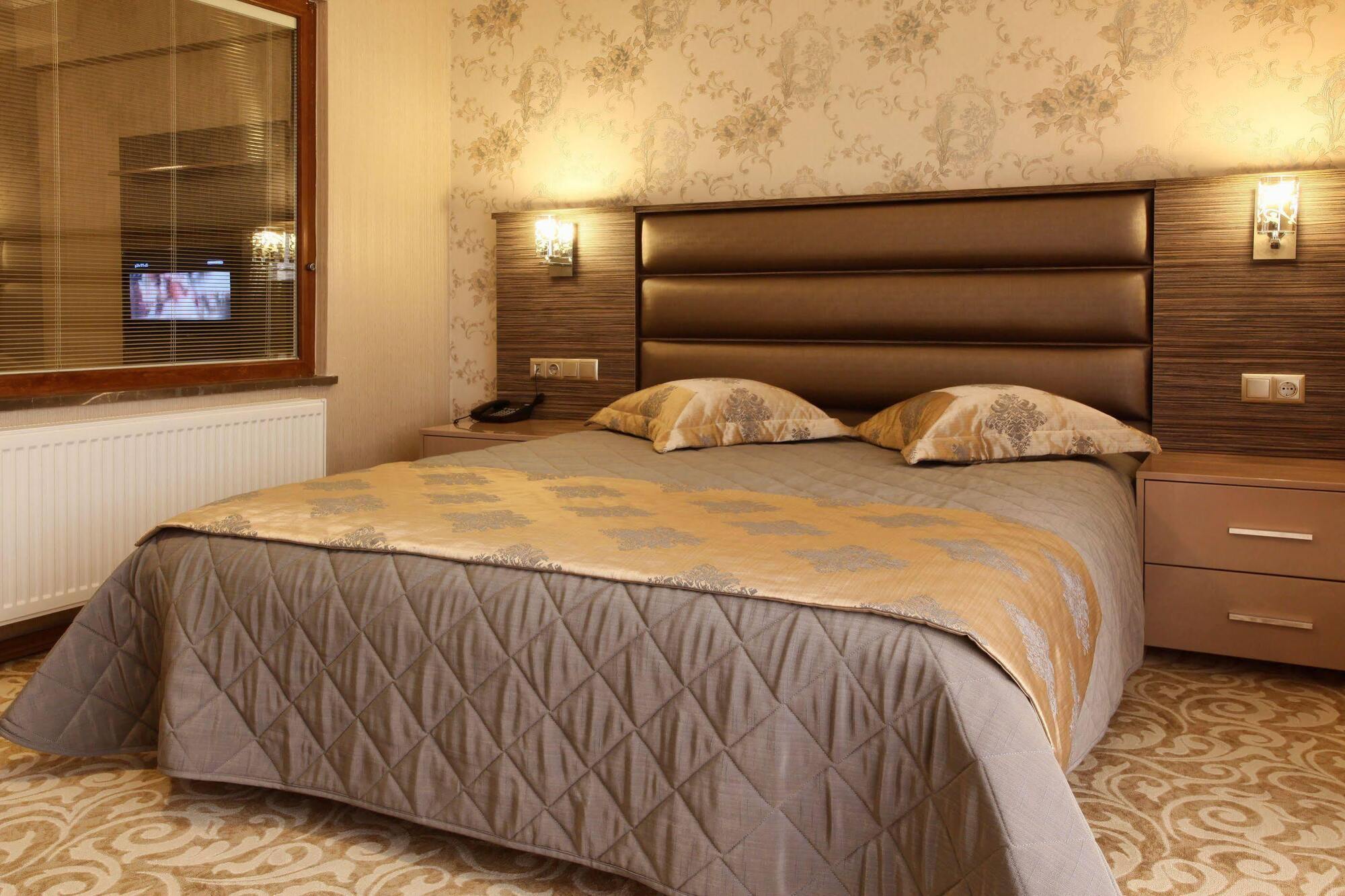บัลเติร์ก เฮาส์ โฮเต็ล Hotel โคจาเอลี ภายนอก รูปภาพ