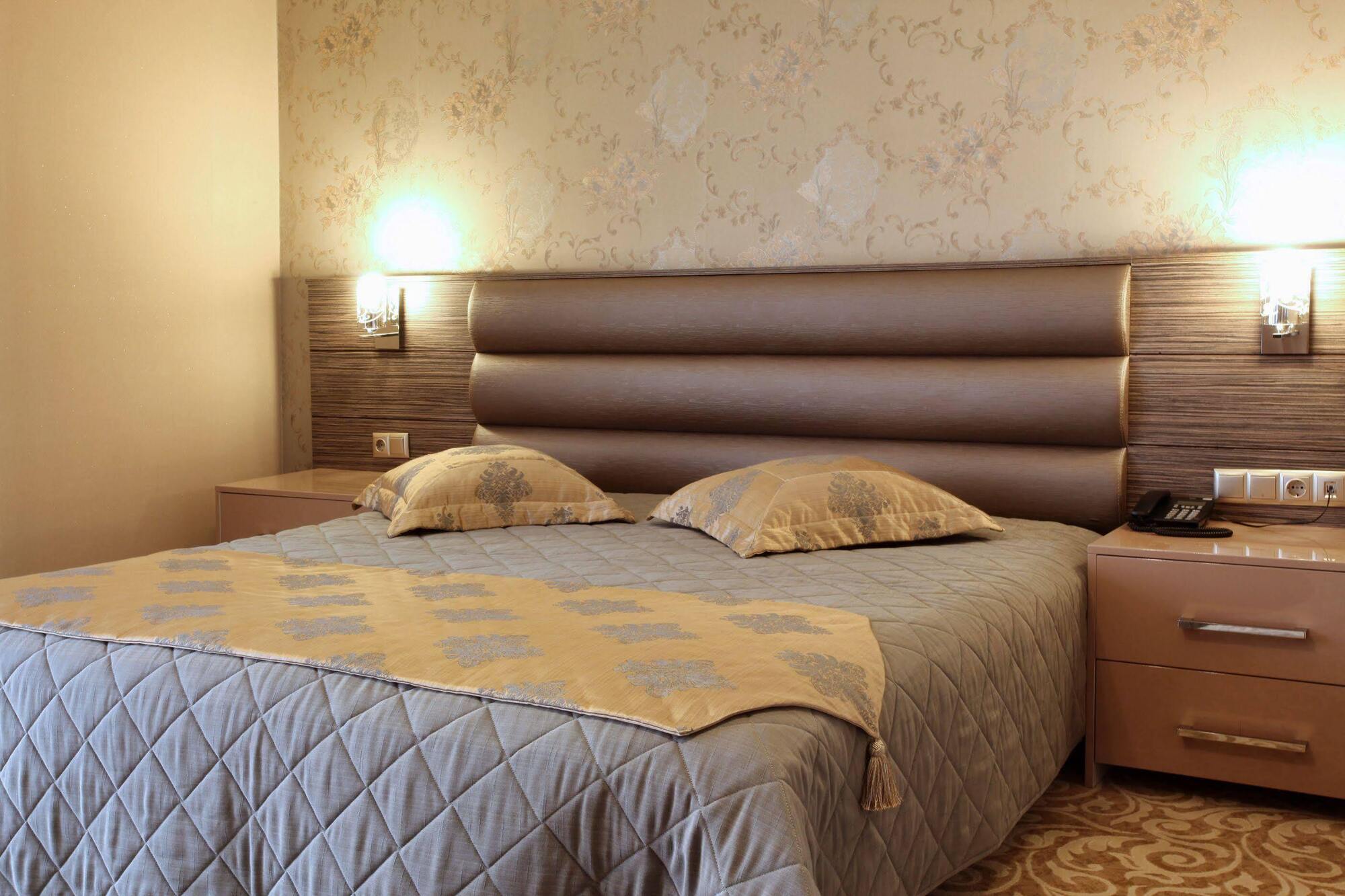 บัลเติร์ก เฮาส์ โฮเต็ล Hotel โคจาเอลี ภายนอก รูปภาพ