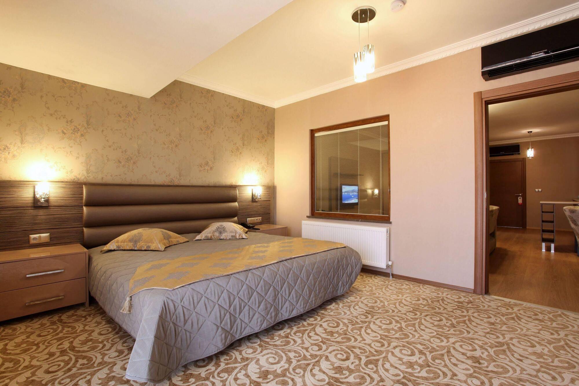 บัลเติร์ก เฮาส์ โฮเต็ล Hotel โคจาเอลี ภายนอก รูปภาพ