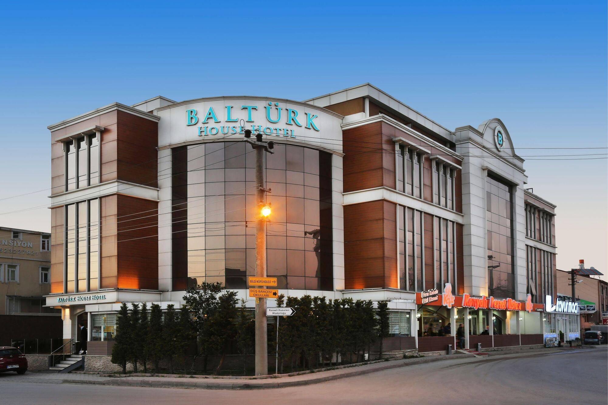บัลเติร์ก เฮาส์ โฮเต็ล Hotel โคจาเอลี ภายนอก รูปภาพ